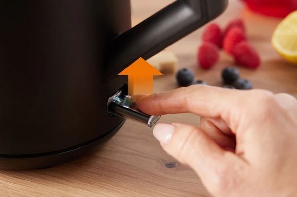 Електрочайник Gorenje 1.7л, Strix контроль, чорний матовий (K17OPB)