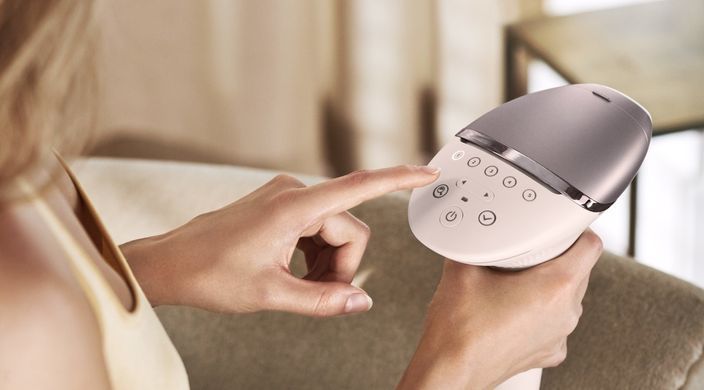 Фото: 8 з 28, Фотоепілятор Philips Lumea IPL 9900 Series, акумуляторний , кіл-ть спалах.-450000, 2-4 см2, насадок-3, футляр, біло-золотий (BRI973/00), купити за 23 999 грн зі знижкою в Смартс | smarts.ua