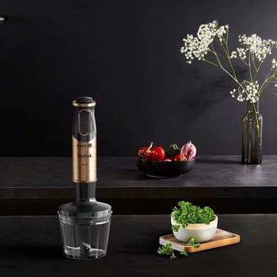 Фото: 10 из 13, Блендер Tefal заглибний Quickchef 1000Вт, 3в1, чаша-800мл, чопер-500мл, турборежим, чорно-бронзовий (HB656G10), купить за 2 599 грн со скидкой в Смартс | smarts.ua