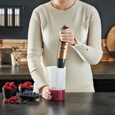 Фото: 9 из 13, Блендер Tefal заглибний Quickchef 1000Вт, 3в1, чаша-800мл, чопер-500мл, турборежим, чорно-бронзовий (HB656G10), купить за 2 599 грн со скидкой в Смартс | smarts.ua
